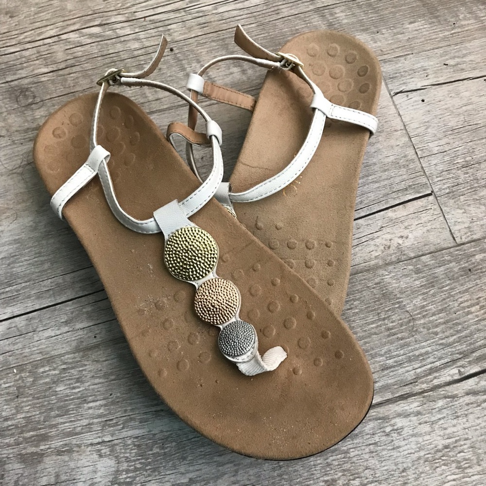 Vionic Medallion Sandals